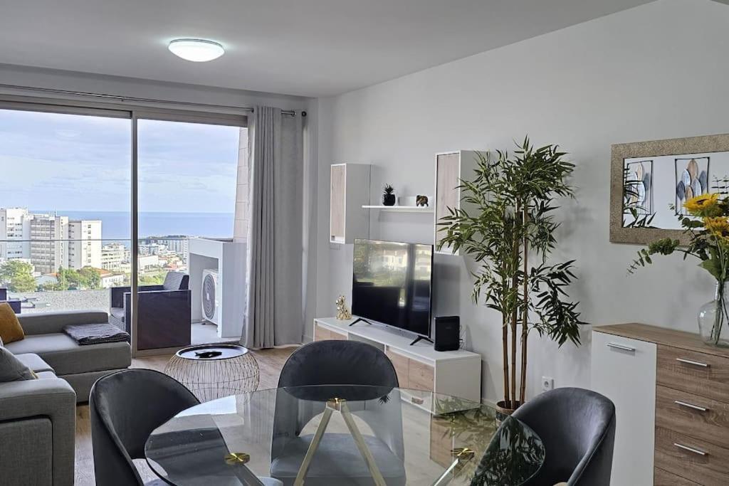 Vista Mar - Ac, Parking And Pool Lejlighed Funchal  Eksteriør billede