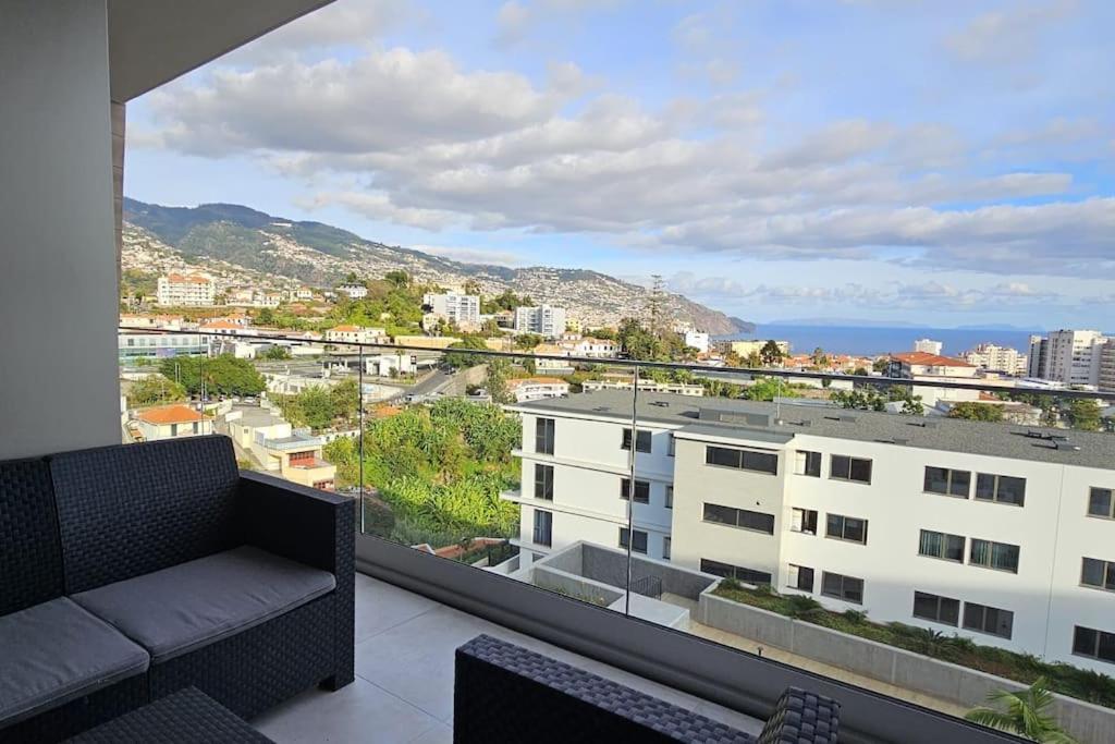 Vista Mar - Ac, Parking And Pool Lejlighed Funchal  Eksteriør billede