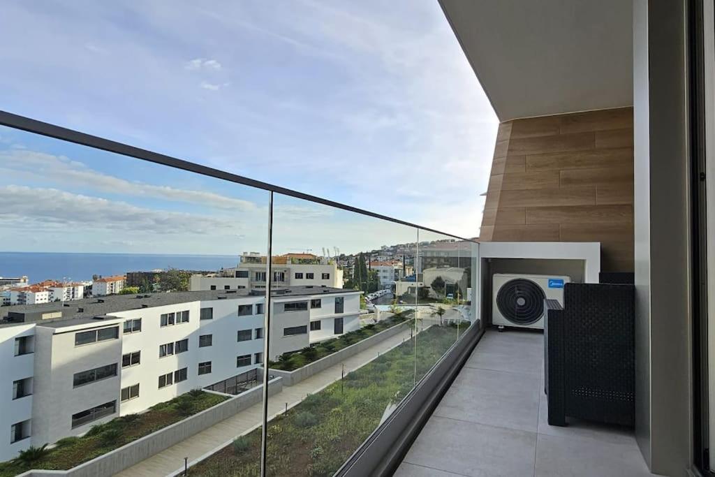 Vista Mar - Ac, Parking And Pool Lejlighed Funchal  Eksteriør billede